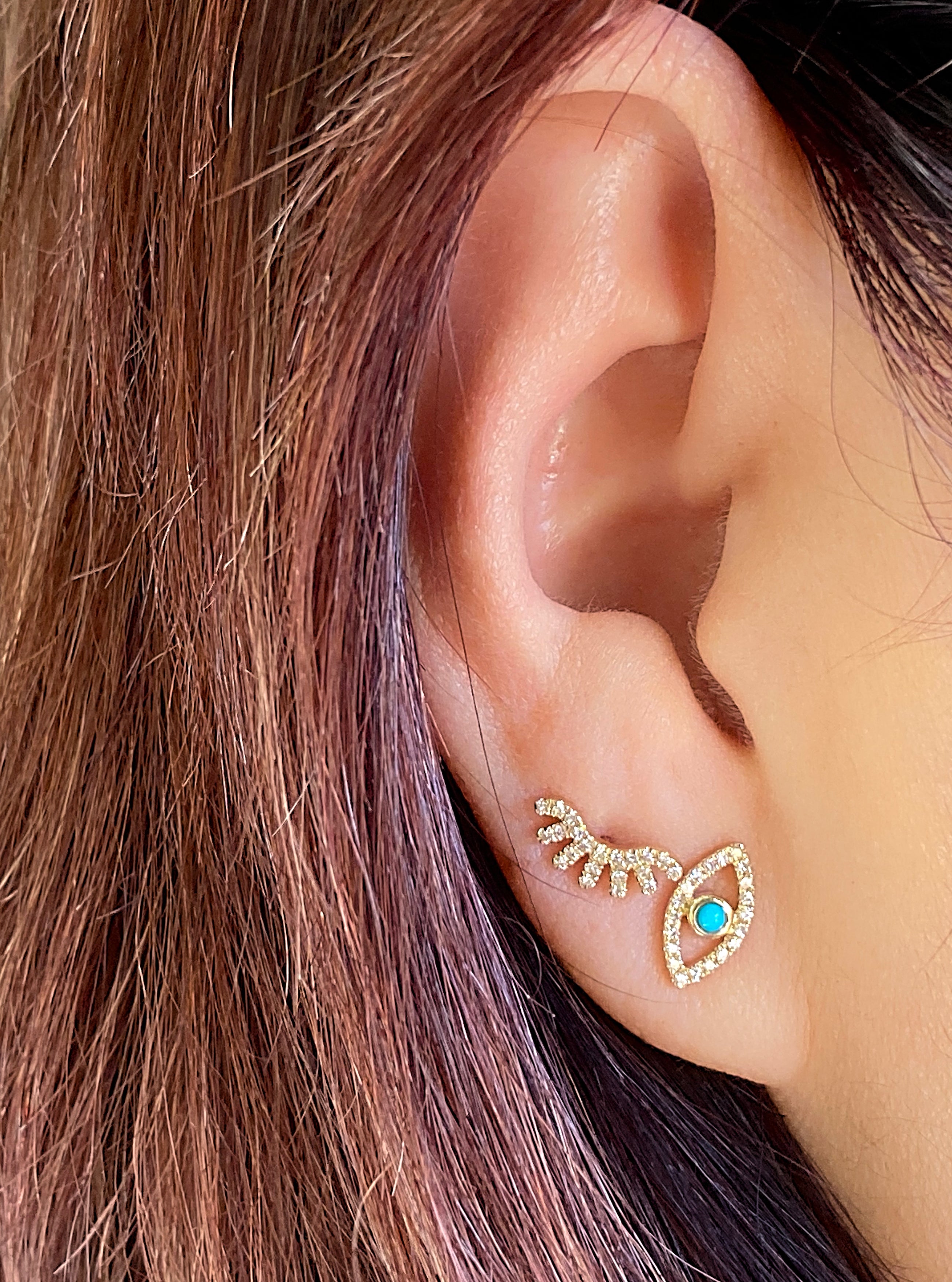 Eye Lash Wink Studs.